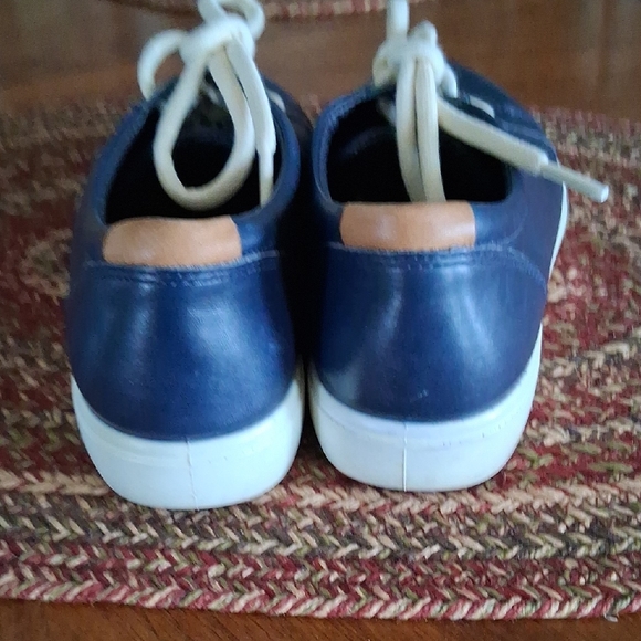 Ecco Womens Dark Blue Leather Sneakers Sz.7 - Picture 6 of 7